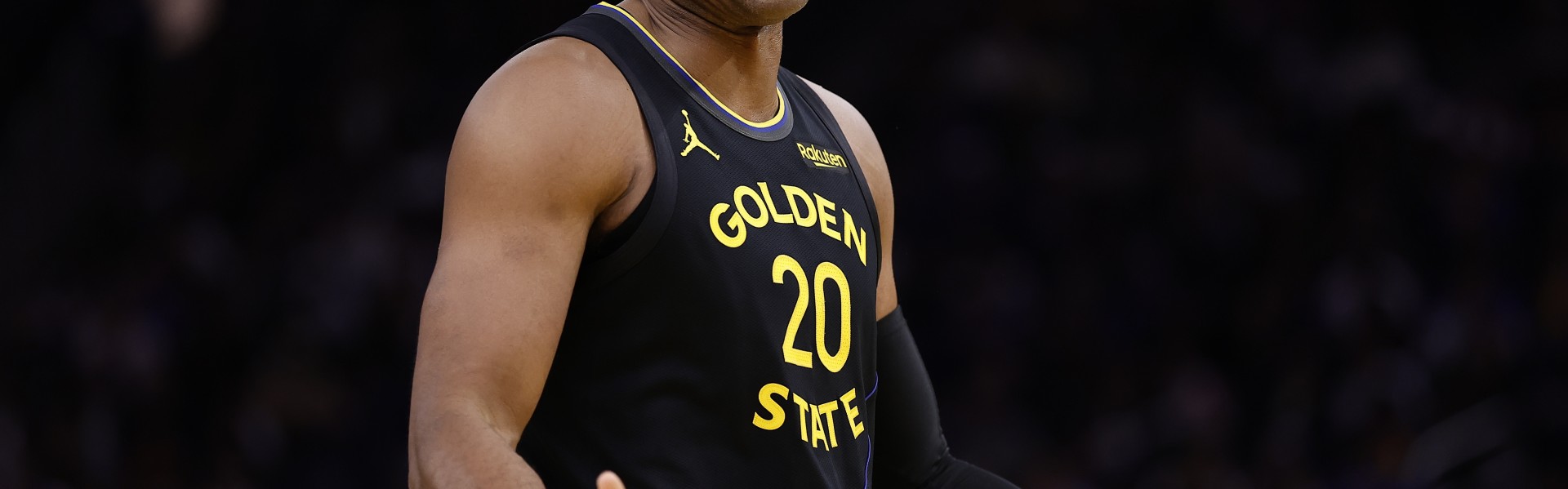 霍福德谈截止日前被交易可能性：东契奇都被交易了 一切皆有可能