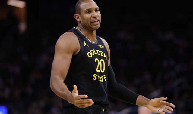 霍福德谈截止日前被交易可能性：东契奇都被交易了 一切皆有可能