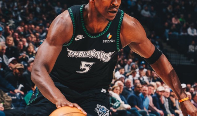 世界杯直播软件更新-末节13分+决胜两罚！爱德华轰41+6+5断1帽 助森林狼稳住西区第四