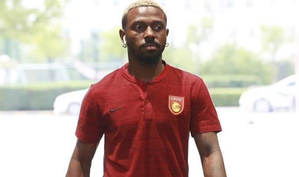 世界杯最新版本下载-卡纳瓦罗炮轰国足：加量训练导致费南多伤势加剧